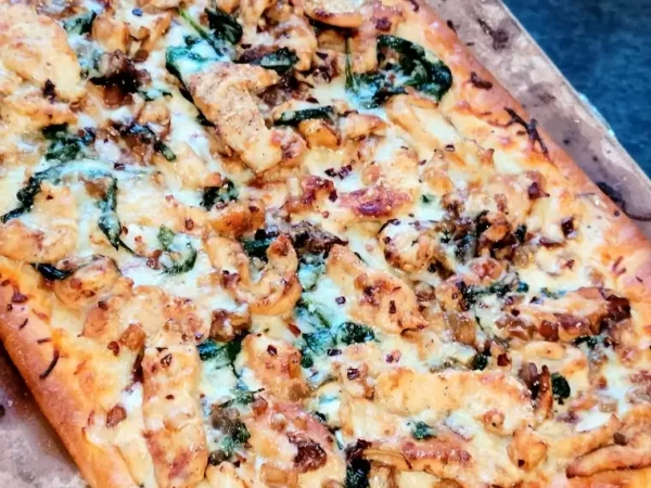 Chicken & Spinach Alfredo Pizza